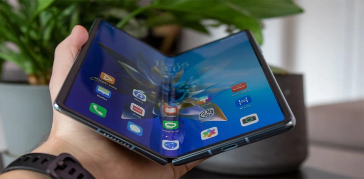 APPLE TO LAUNCH A DEVICE WITH 20-INCH FOLDABLE DISPLAY?